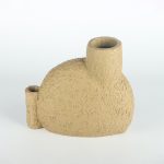 گلدان و شمعدان طرح تکسچر قهوه ای