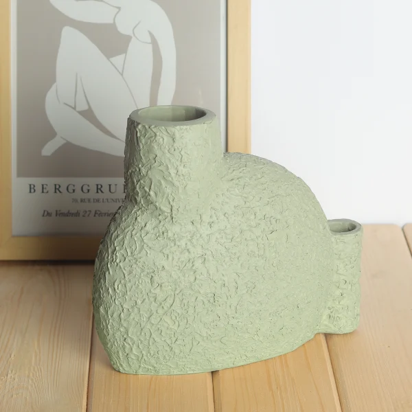 گلدان و شمعدان طرح تکسچر سبز