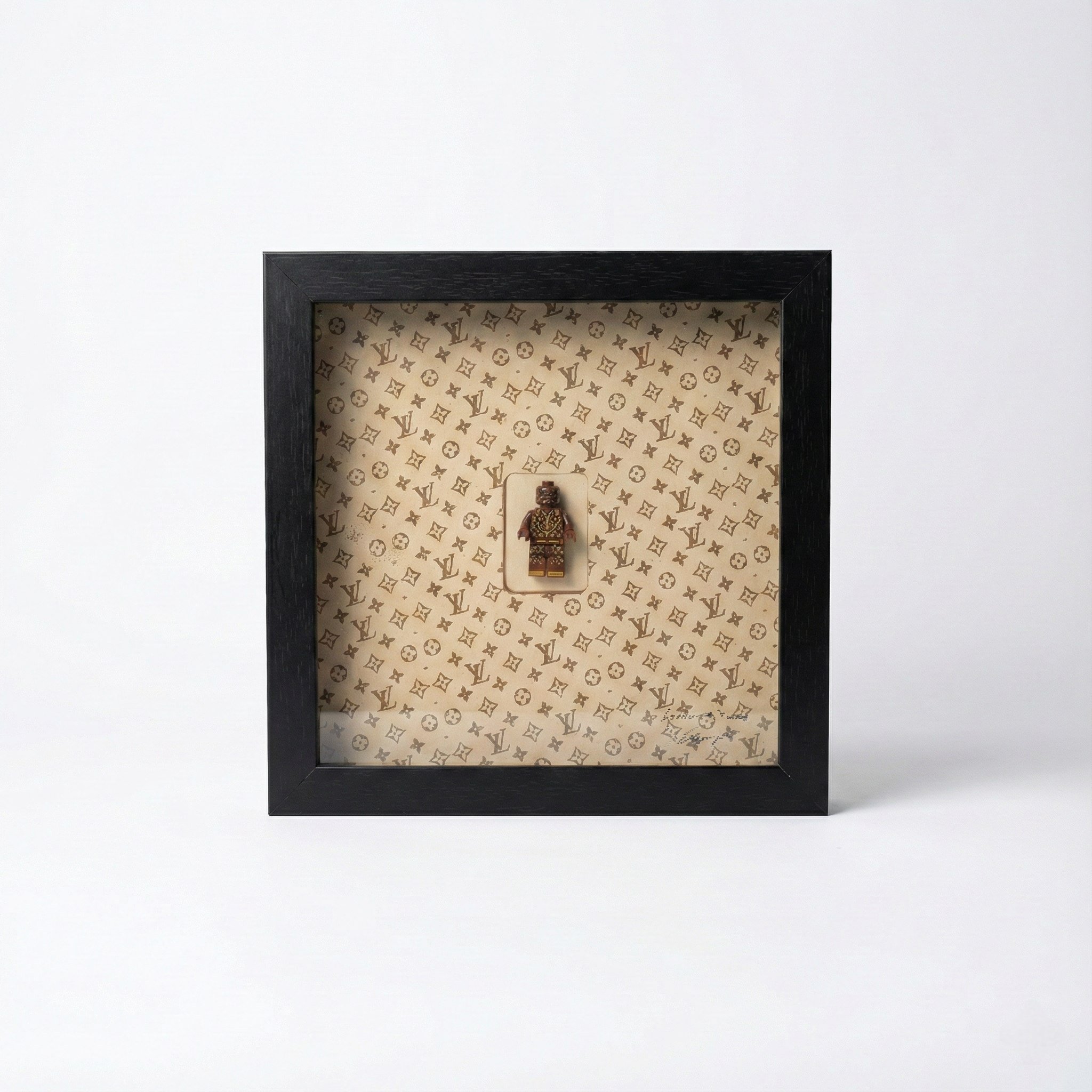 2026/01/1000391958.jpg تابلو لگو لوییز ویتون